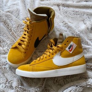 Nike Blazer Mid Rebel Sneakers